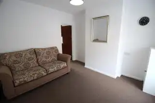 8 Bloomfield CrescentImage 2