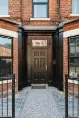 Apt 7, 5 Eglantine PlaceImage 3
