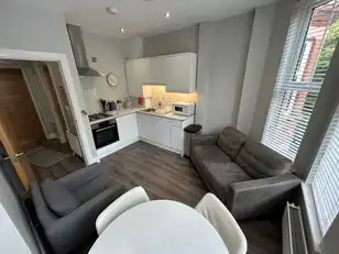 Apt 4, 61 Eglantine AvenueImage 4