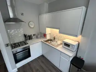 Apt 4, 61 Eglantine AvenueImage 5