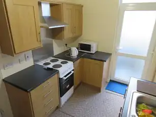 2 18 Canterbury StreetImage 5