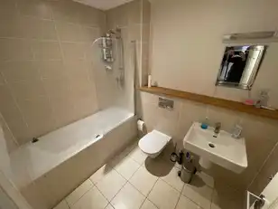 Apt 3 Bridge HouseImage 15