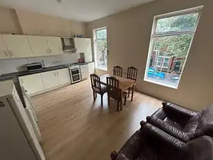 Flat 2, 18 Wolseley StreetImage 2