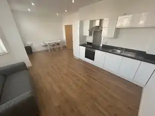 Apt 6, 44 Ulsterville AvenueImage 2