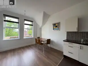 Apt 6 41 Ulsterville AvenueImage 1
