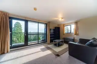 41 Luna BuildingImage 2