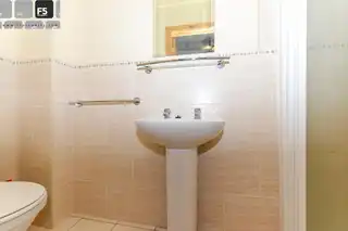 Apt 3 9 Ulsterville AvenueImage 4