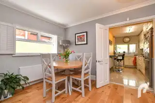 25 Voltaire GardensImage 13