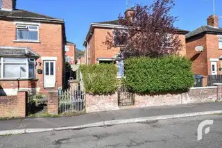25 Voltaire GardensImage 2