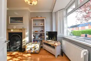 25 Voltaire GardensImage 9