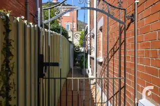 25 Voltaire GardensImage 29