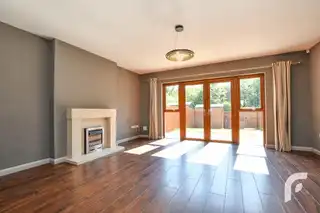 16 GlenavnaImage 11
