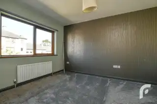 16 GlenavnaImage 17