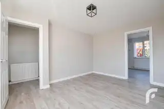 11 Abbeyville GardensImage 7