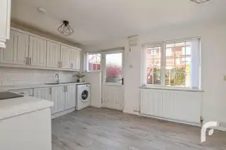 11 Abbeyville GardensImage 19