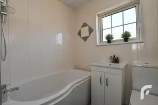 11 Abbeyville GardensImage 13