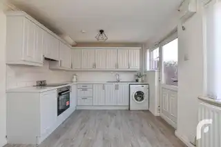 11 Abbeyville GardensImage 9