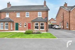 3 Farm Lodge StablesImage 3