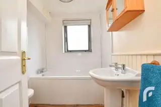 Apartment 16 St George`s HarbourImage 17