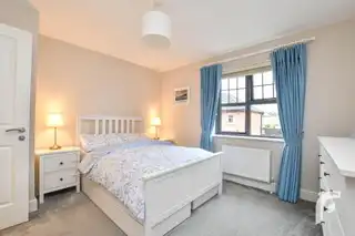 9 Oakfield ParkImage 24