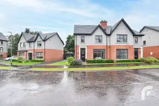 9 Oakfield ParkImage 2