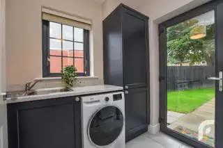 9 Oakfield ParkImage 22