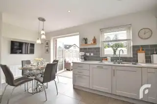 12 Loughshore ManorImage 15