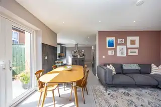 41 Circular RoadImage 19