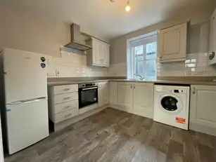 Apt 4, 20 Upper English StreetImage 3
