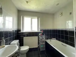 15 Beech GroveImage 14