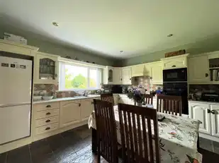 15 Beech GroveImage 6