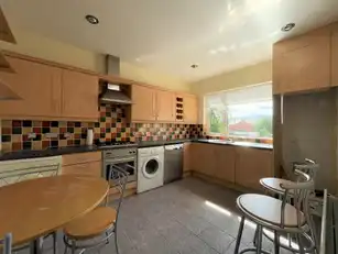 Apt 5 - 3 Chichester Park SouthImage 7