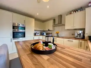 19E Downshire RoadImage 8