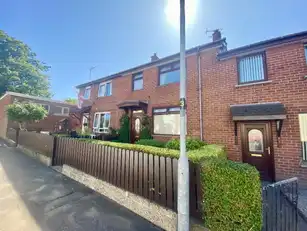 Image 1 for 4 Carrickfern Gardens