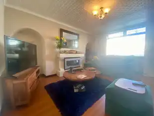 4 Carrickfern GardensImage 4