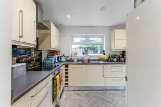 6 Annadale DriveImage 6