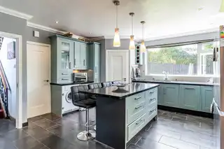 49 Cliveden CrescentImage 10