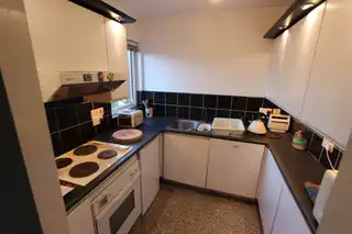 Apt 9 Colenso CourtImage 4