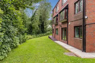 8C Stranmillis CourtImage 17