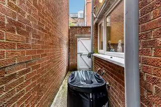 42 St Albans GardensImage 13