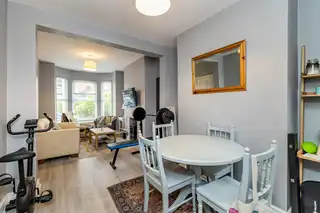 42 St Albans GardensImage 5