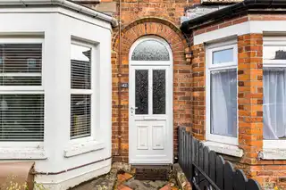 42 St Albans GardensImage 2