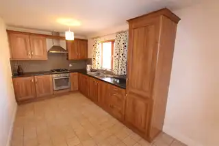Apt 30 4 Annadale SquareImage 4