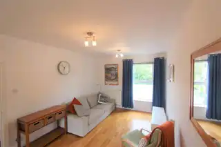 5C Windsor CloseImage 2