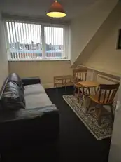 Flat 4 96 Fitzroy AvenueImage 3