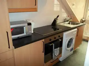 Flat 4 96 Fitzroy AvenueImage 2