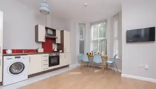 90 University Street Apartment 4Image 3