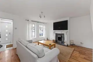 6 Hawthorne CourtImage 3