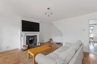 6 Hawthorne CourtImage 5