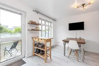 6 Hawthorne CourtImage 9